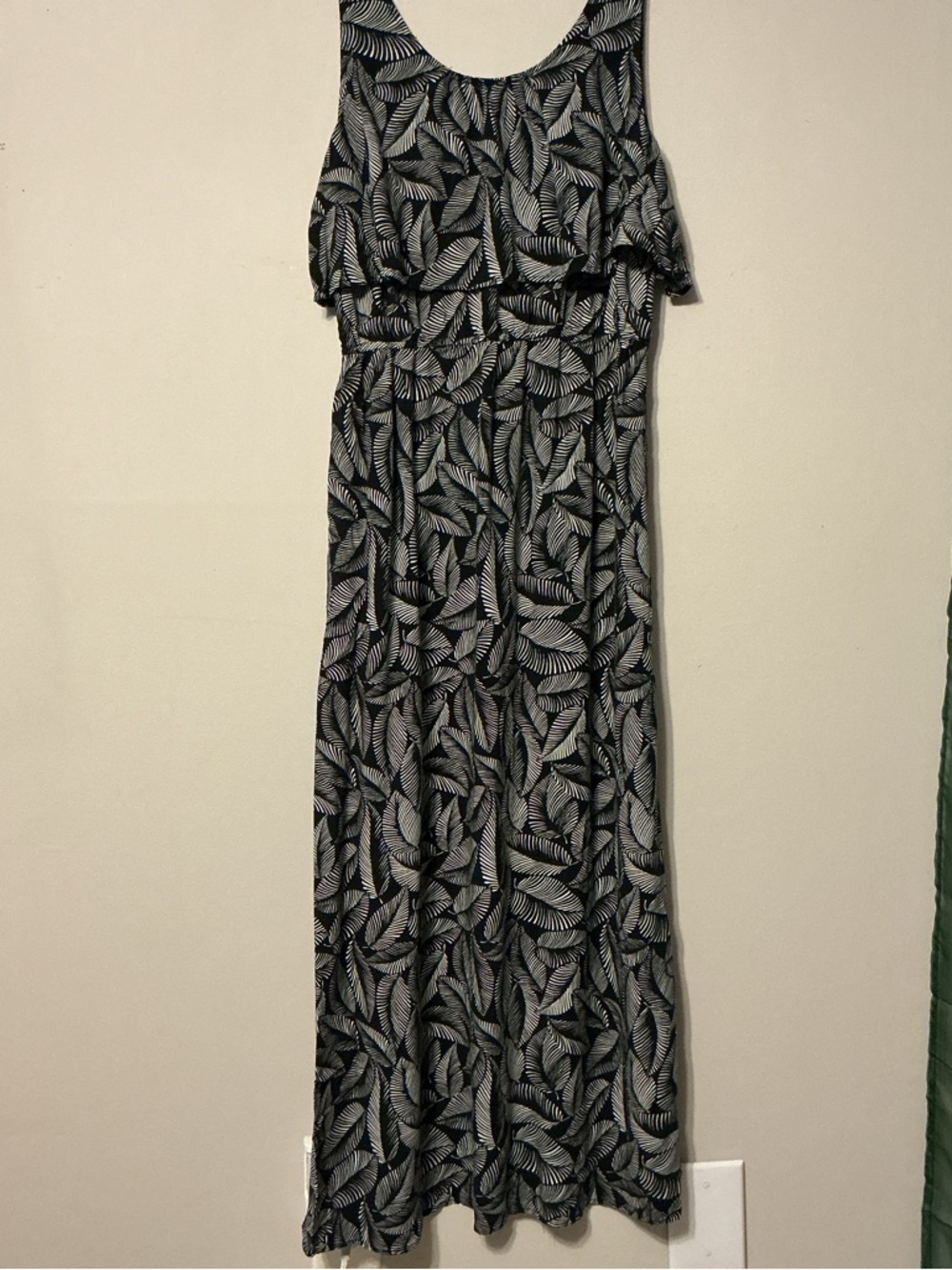 Merona Black and White Leaf-Print Sleeveless Maxi Dress